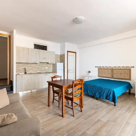 Aria Condizionata E Terrazza Vista Mare 公寓 卡斯特尔萨多
